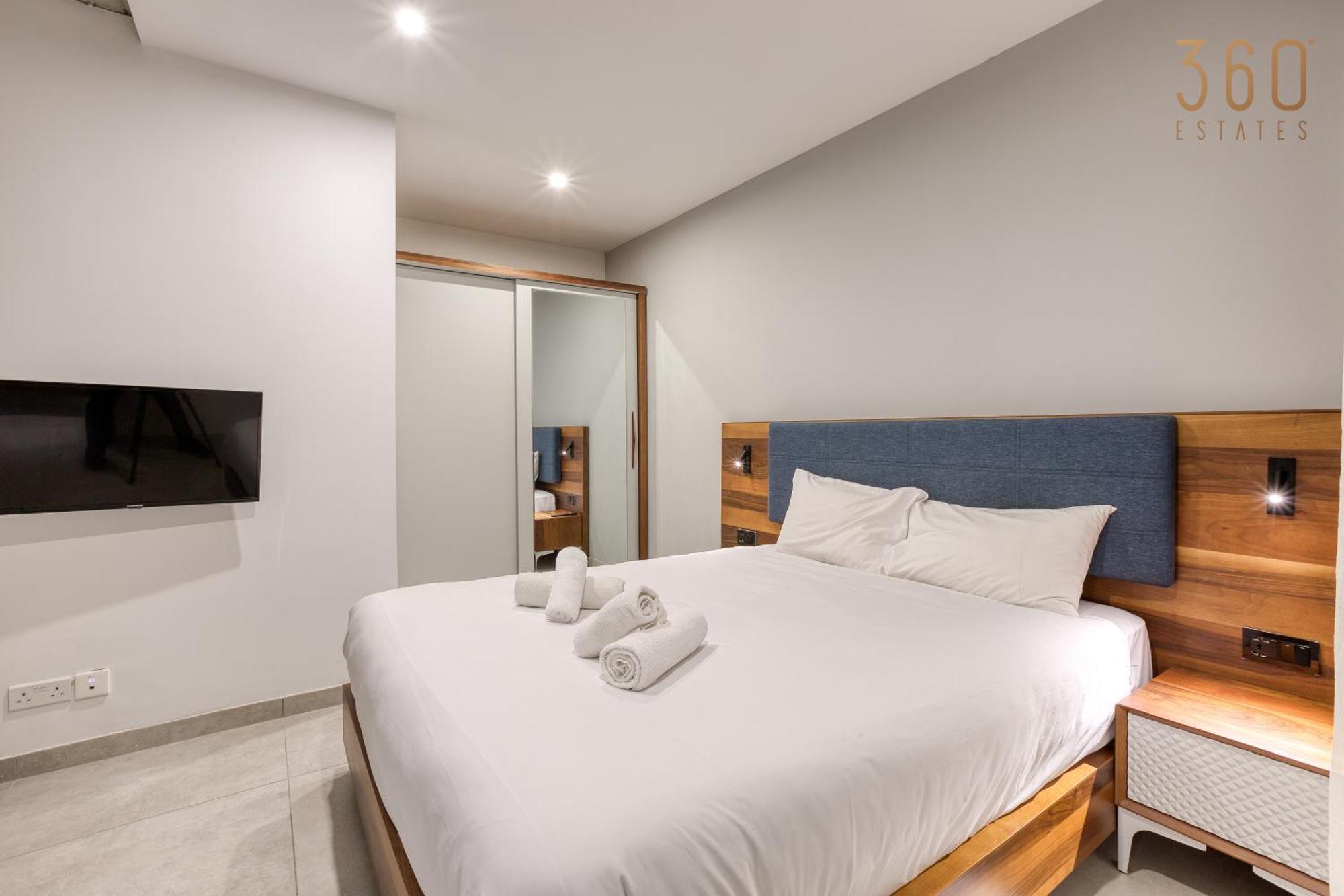 The Swieqi Poolside Suites Is-Swieqi Bagian luar foto