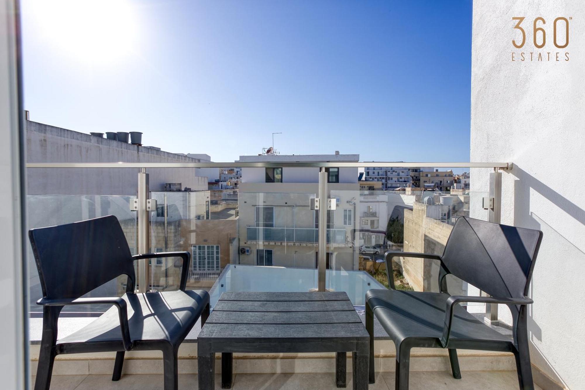 The Swieqi Poolside Suites Is-Swieqi Bagian luar foto