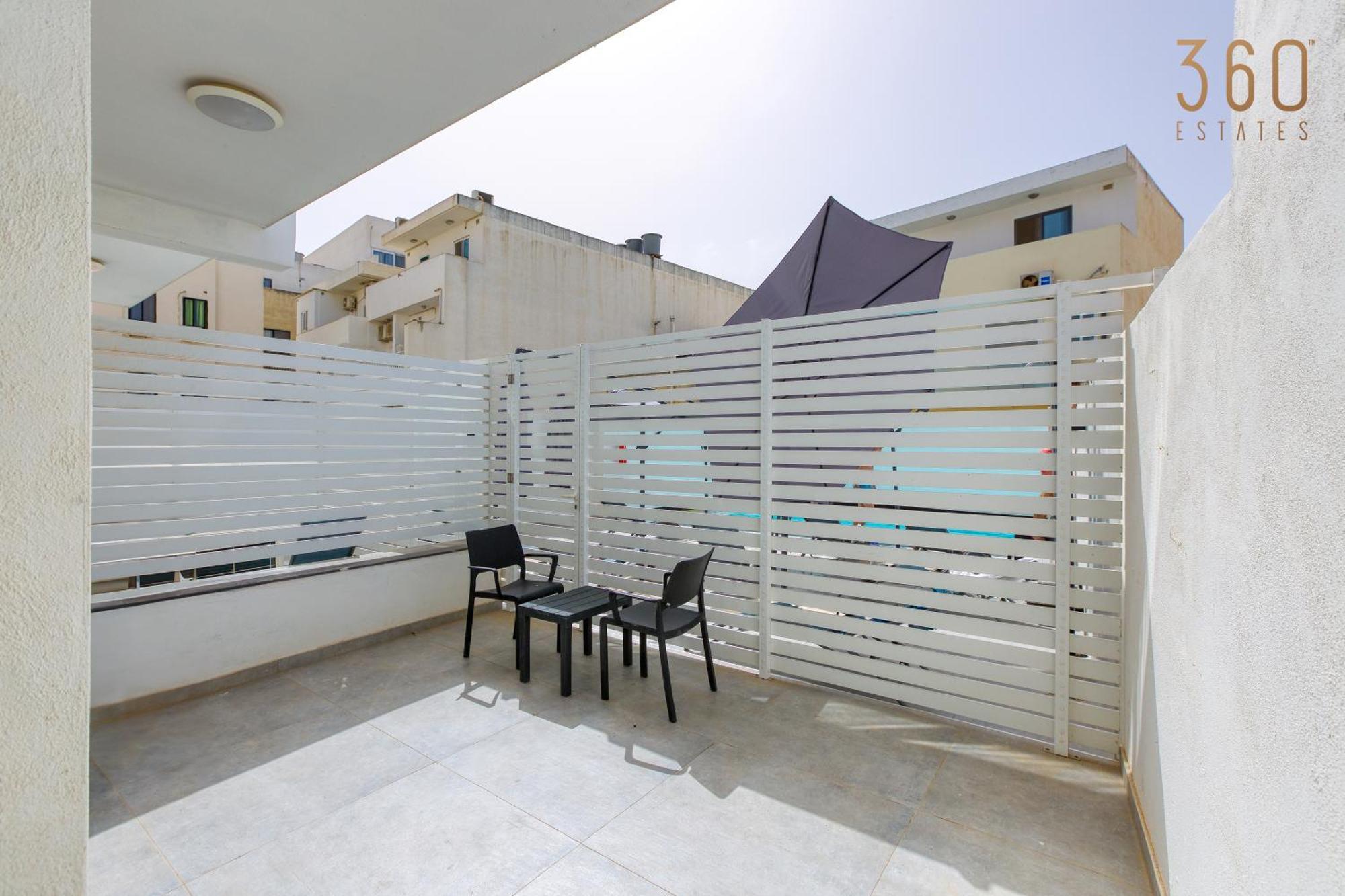The Swieqi Poolside Suites Is-Swieqi Bagian luar foto